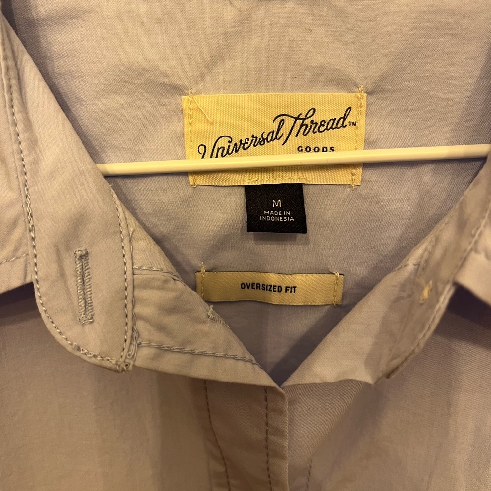 Universal thread oversized women’s shirt